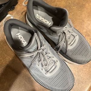 Hoka One One size 9.5E.
